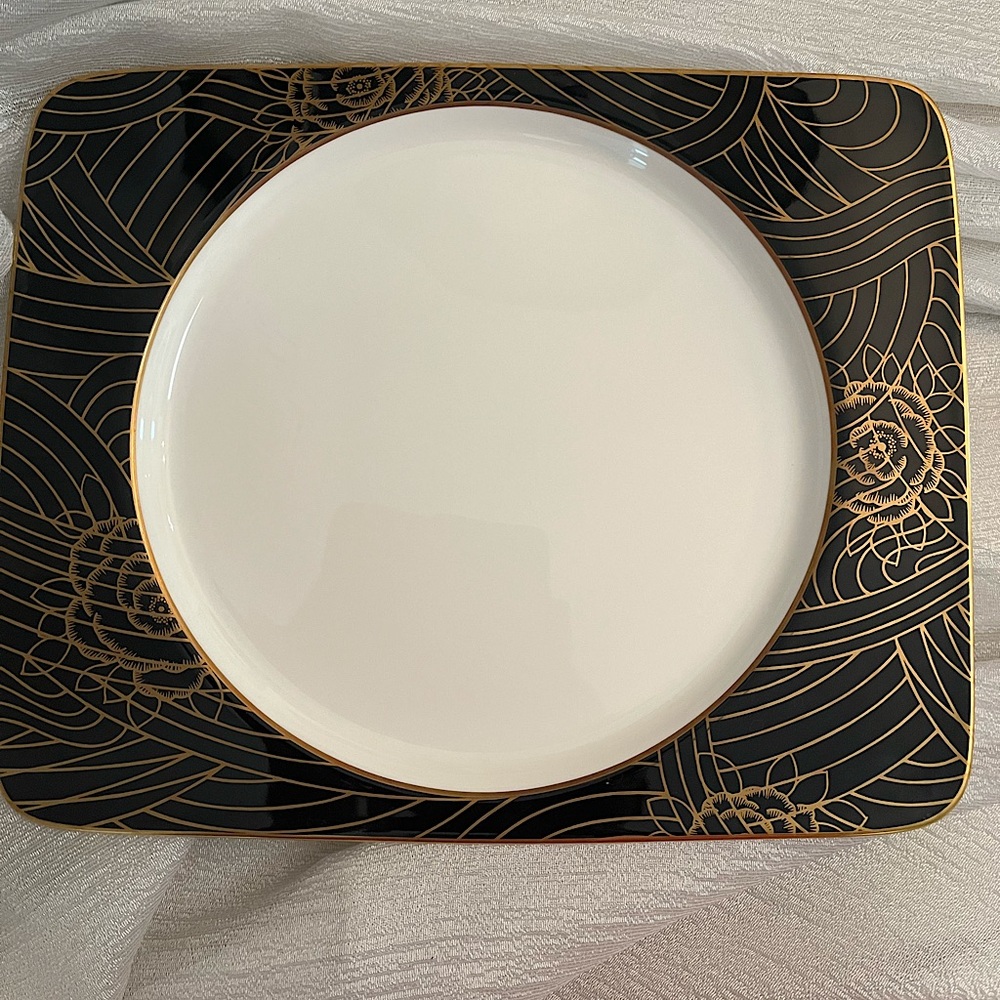 Mikasa Savior Vivre Bone China dinner plates